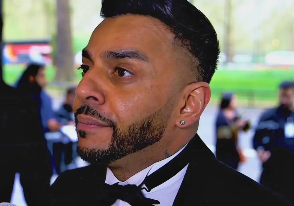 Juggy D in a black tuxedo at the 2019 Asian Awards